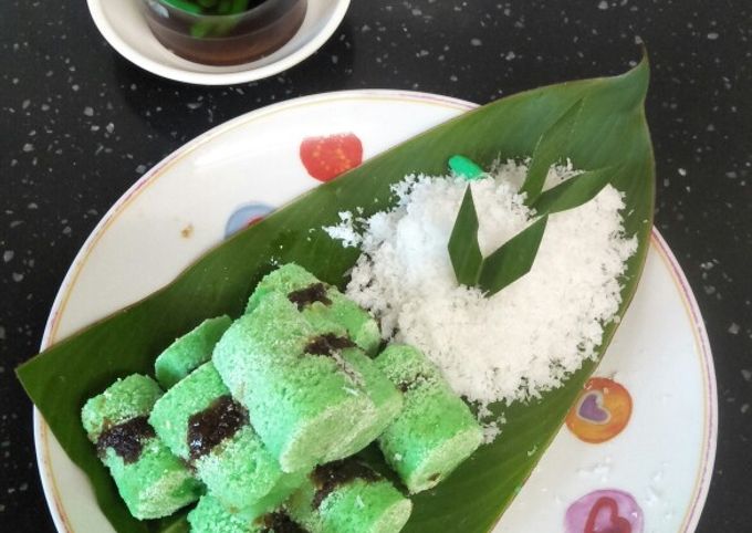 kue putu gula merah