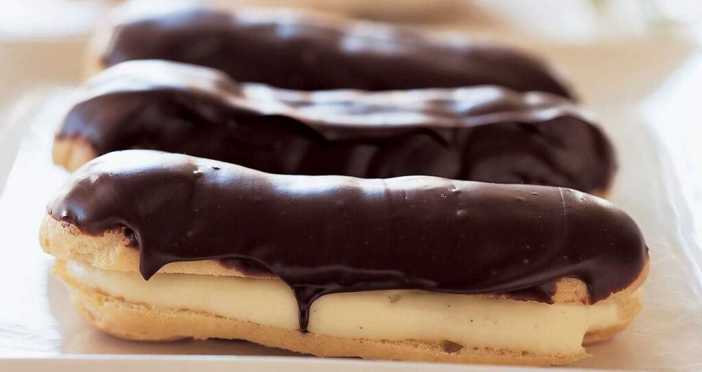 Éclair Cokelat