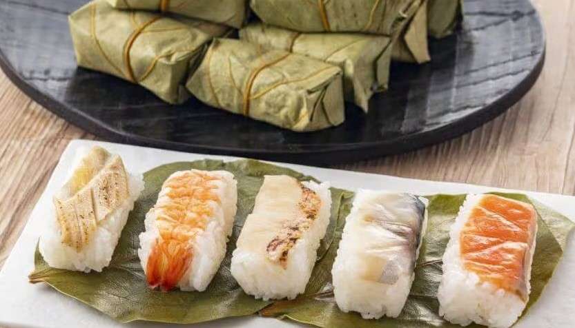 Kakinoha sushi